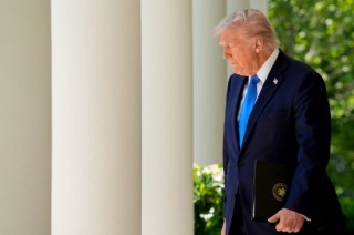 特朗普在预算案中大砍23%国内支出 破1万亿美元国防开支创新高