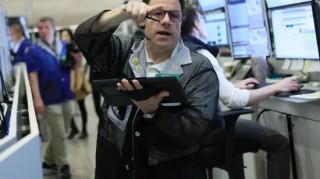 午盘：美股维持跌势 油价大涨令股指承压