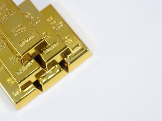 如何选择安全可靠的纸黄金购买渠道？这些渠道的选择依据是什么？