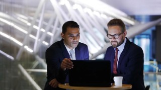 一向稳健的债券投资者迎来新头号担忧：AI泡沫