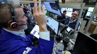 午盘：美股涨跌不一 特朗普暗示不提名哈塞特为美联储主席