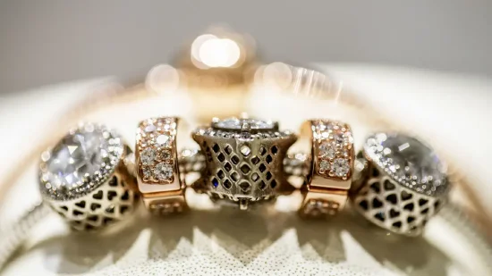 丹麦珠宝商潘多拉警告:美国关税或将引发珠宝行业全面涨价潮 第1张 丹麦珠宝商潘多拉警告:美国关税或将引发珠宝行业全面涨价潮 第1张