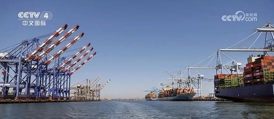 “我会盯着你”！沃尔玛将涨价，特朗普破防：怎么能怪关税，你赚了几十亿该吞下关税！更多美企加入涨价行列  第6张