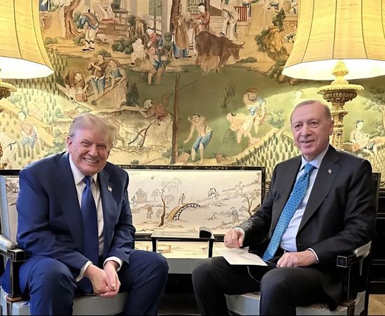 牛弹琴：特朗普被他吃豆腐了，但我还有一个疑问  第5张