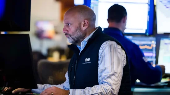 午盘：美股继续下滑 纳指跌逾300点  第1张