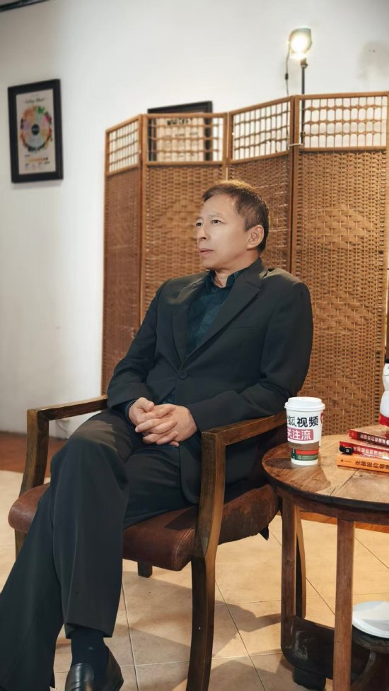 对话张朝阳：广义相对论以前没学过，完全是过去两年研究的 | 直击乌镇  第1张