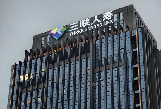 六年空悬终落地：雷万春接掌三峡人寿，本土险企迎新突围契机  第1张