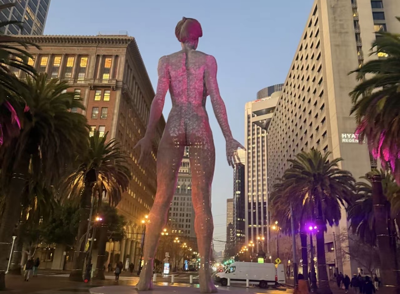 外企高管转型中国创新药“推销员”,黄仁勋也来共享顶级资本盛宴 第2张 外企高管转型中国创新药“推销员”,黄仁勋也来共享顶级资本盛宴 第2张