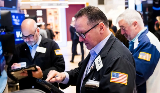 盘前：纳指期货跌0.2% 黄金重返5000美元上方  第1张