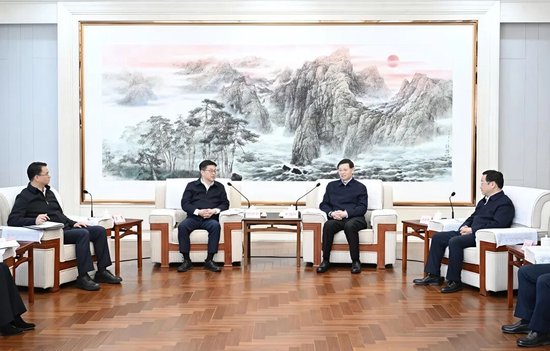 进出口银行董事长陈怀宇与辽宁省委书记许昆林、省长王新伟举行会谈 第1张 进出口银行董事长陈怀宇与辽宁省委书记许昆林、省长王新伟举行会谈 第1张